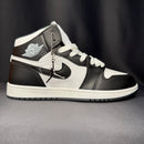 Jordan 1 Mid Panda