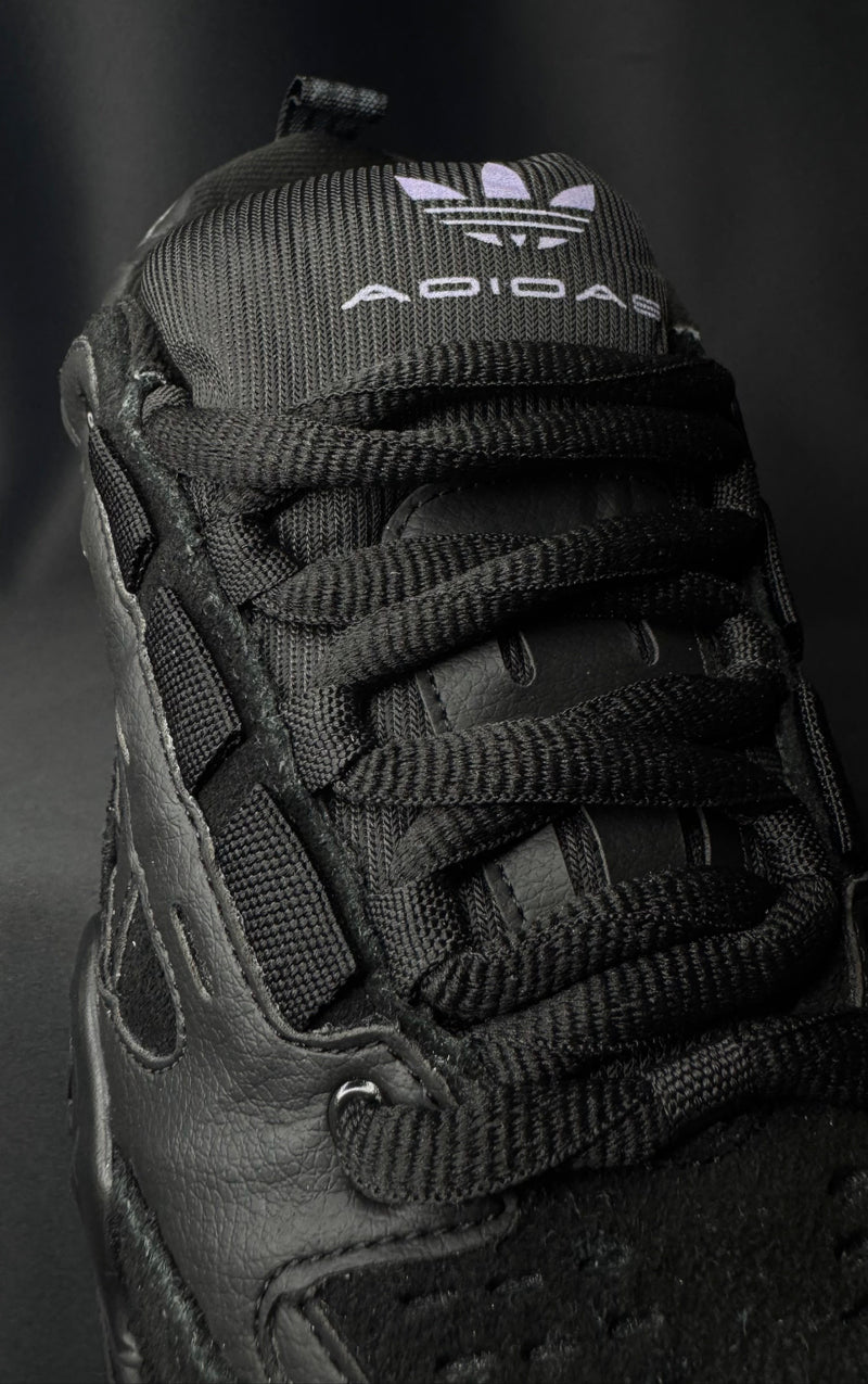 Adi2000 All Black
